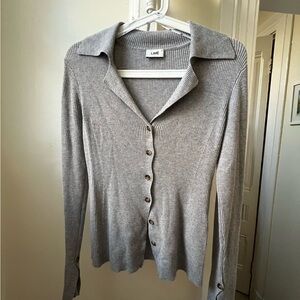 Lightweight knit top with a sailor-style collar